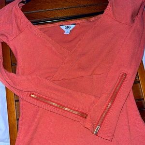 Brand new GBG cross top with sipper sleeves